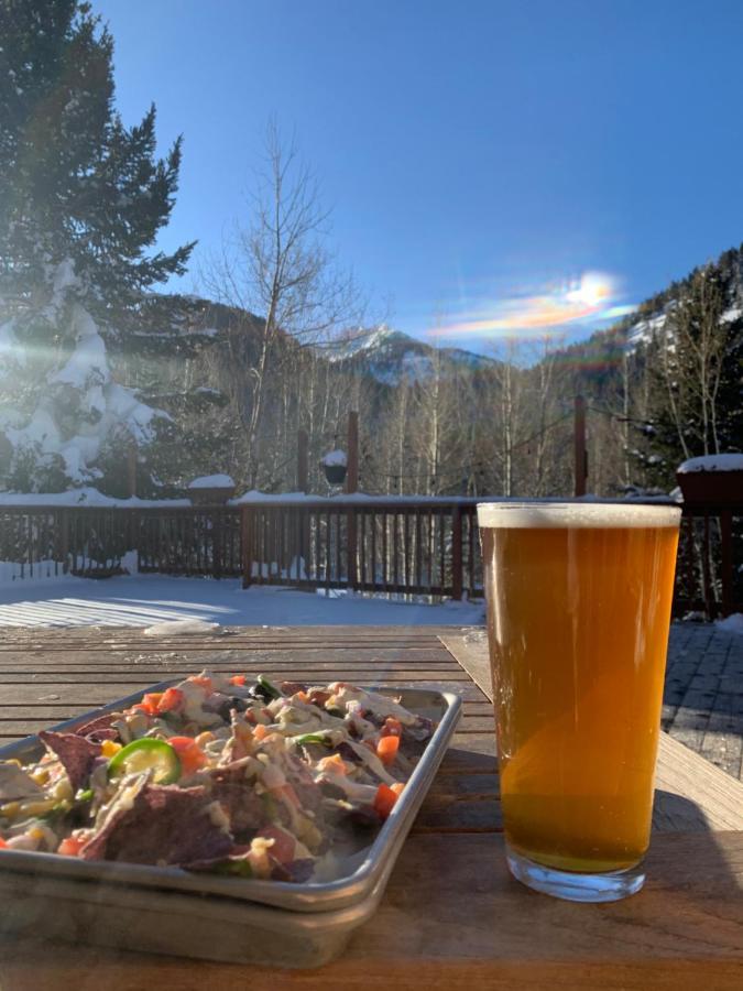 Silver Fork Lodge & Restaurant Brighton エクステリア 写真